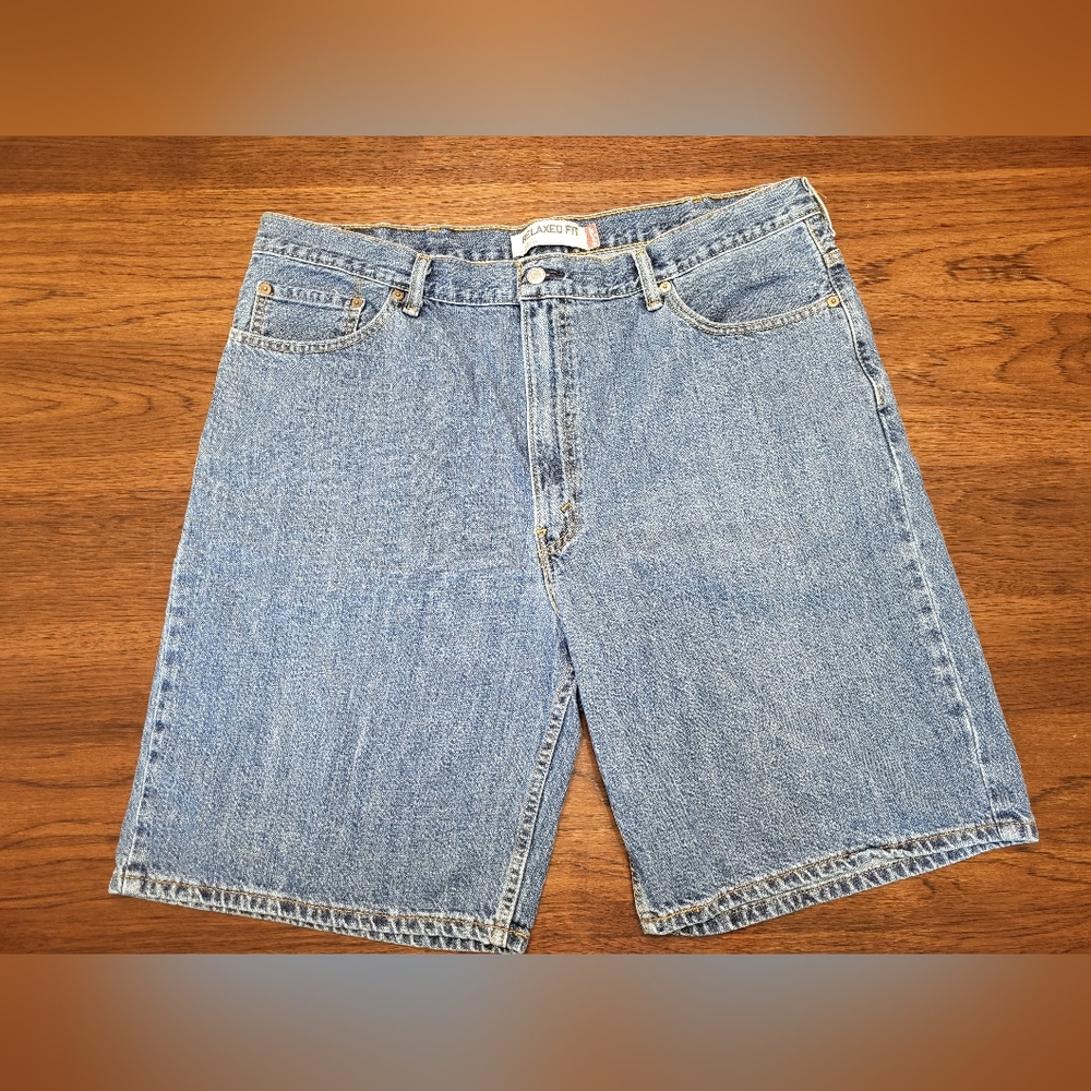 Levi's Men's 42 Waist 550 Relaxed Fit Medium Wash Cotton Denim Y2K Dad Shorts